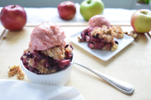 Read more about the article Vegan Blueberry, Apples and Coconut Crumble