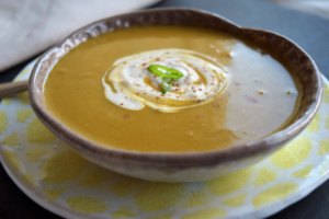 Read more about the article Vegan Butternut Squash Soup with Roasted Apples