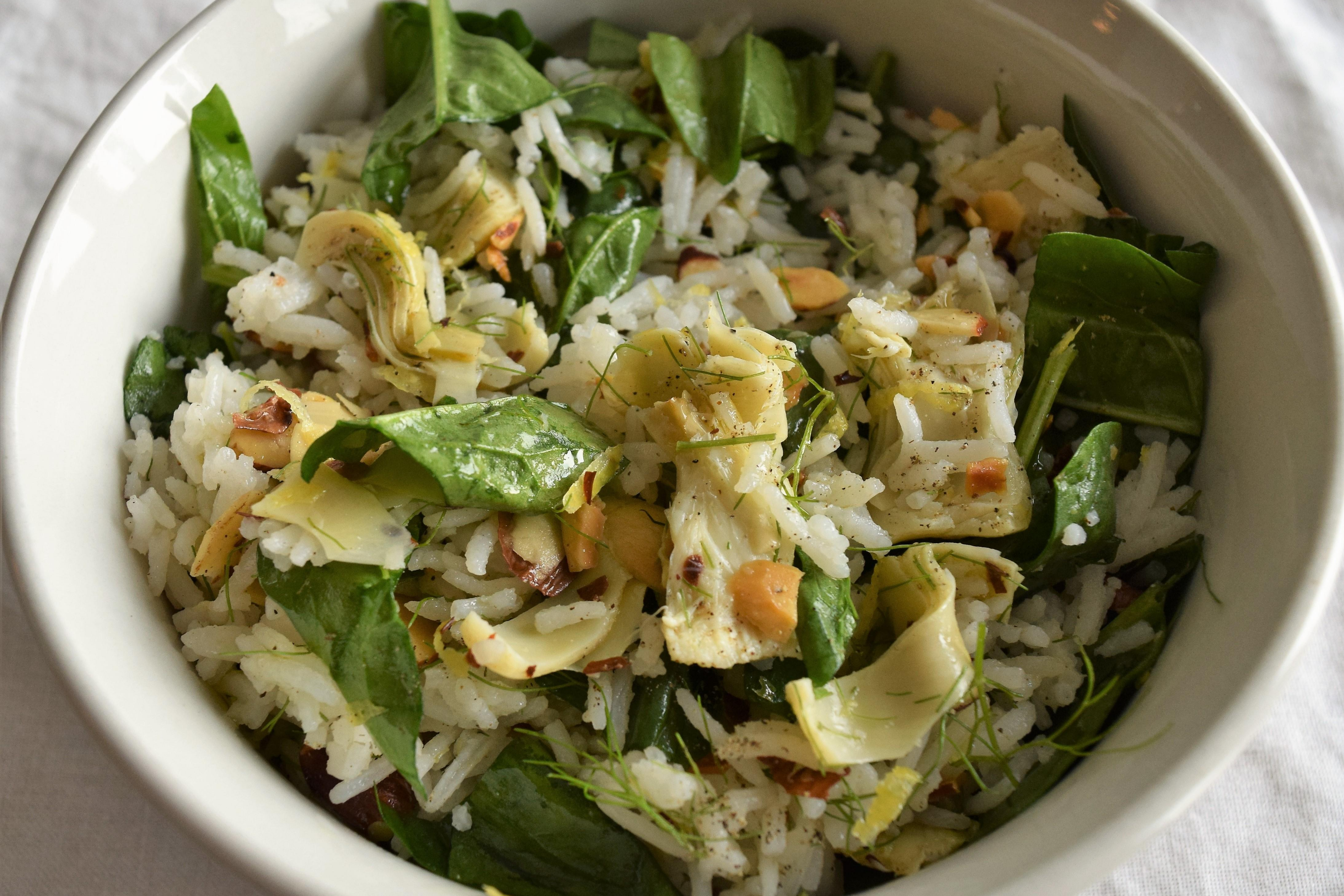 You are currently viewing Vegan Almond Rice with Spinach and Artichokes